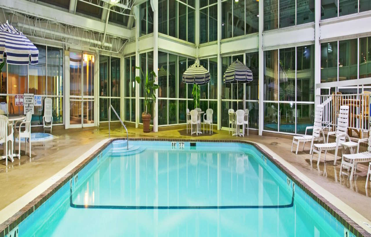 Holiday Inn Chicago - Elk Grove, An Ihg Hotel Elk Grove Village Exterior photo